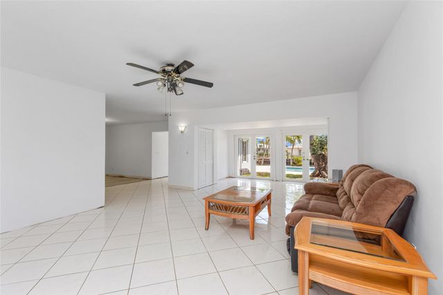 360 SE 5th Avenue, Pompano Beach, FL 33060