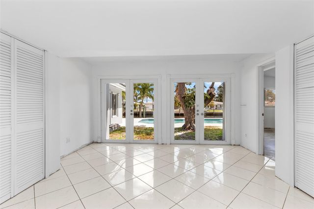 360 SE 5th Avenue, Pompano Beach, FL 33060