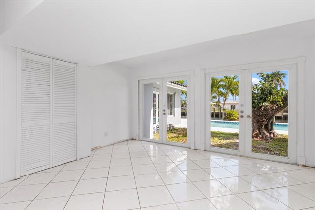 360 SE 5th Avenue, Pompano Beach, FL 33060