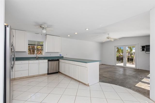 360 SE 5th Avenue, Pompano Beach, FL 33060