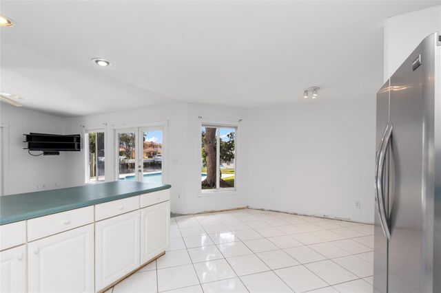 360 SE 5th Avenue, Pompano Beach, FL 33060