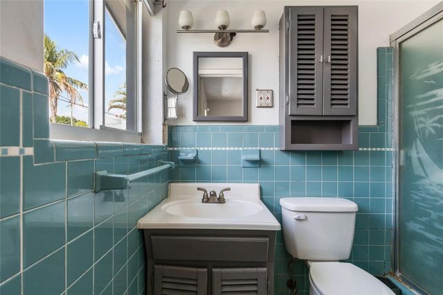 360 SE 5th Avenue, Pompano Beach, FL 33060