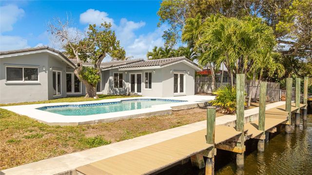 360 SE 5th Avenue, Pompano Beach, FL 33060