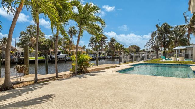 360 SE 5th Avenue, Pompano Beach, FL 33060