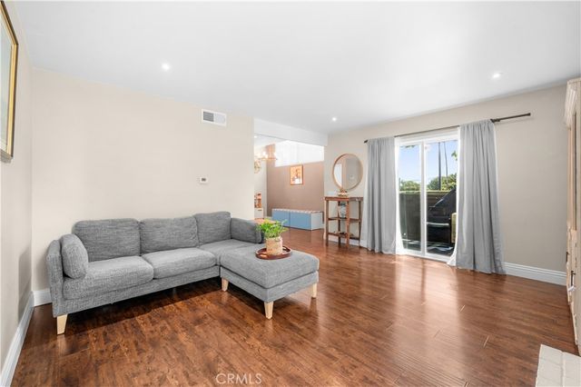 1410 Cabrillo Park, Santa Ana, CA 92701
