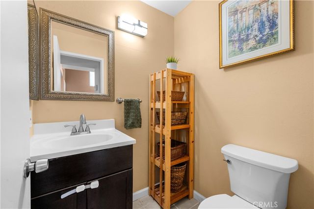 1410 Cabrillo Park, Santa Ana, CA 92701