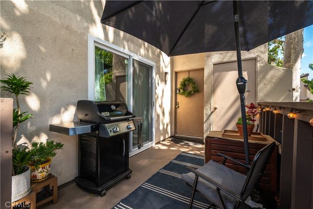1410 Cabrillo Park, Santa Ana, CA 92701
