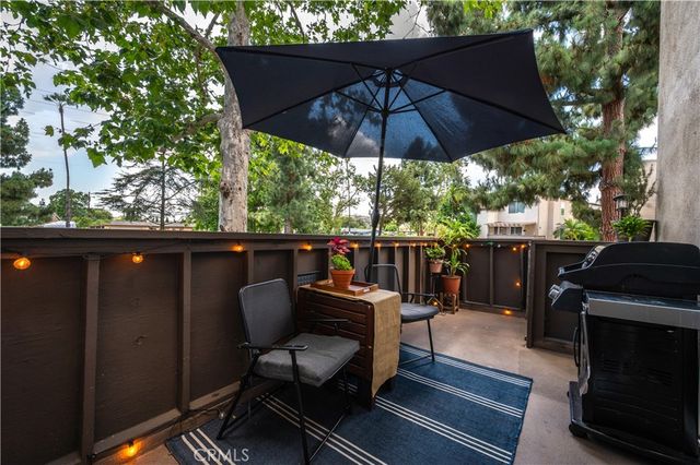 1410 Cabrillo Park, Santa Ana, CA 92701