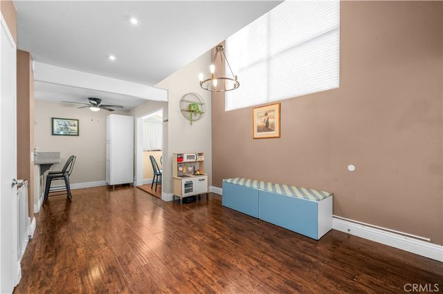1410 Cabrillo Park, Santa Ana, CA 92701