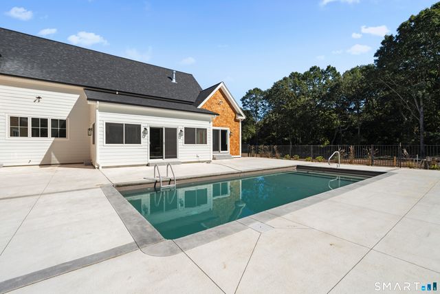 23-1 Heritage Road, East Lyme, CT 06333