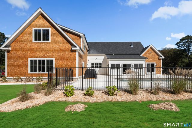 23-1 Heritage Road, East Lyme, CT 06333