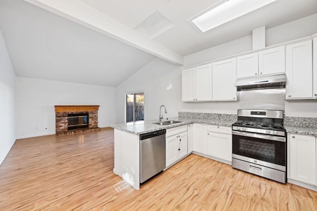 5060 Summerbrook Way, Sacramento, CA 95823