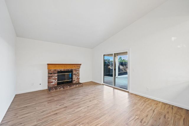 5060 Summerbrook Way, Sacramento, CA 95823