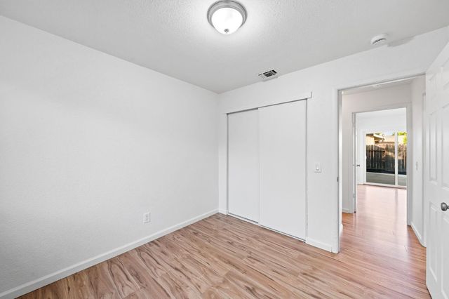 5060 Summerbrook Way, Sacramento, CA 95823