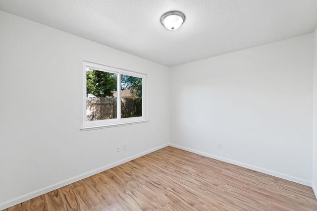 5060 Summerbrook Way, Sacramento, CA 95823