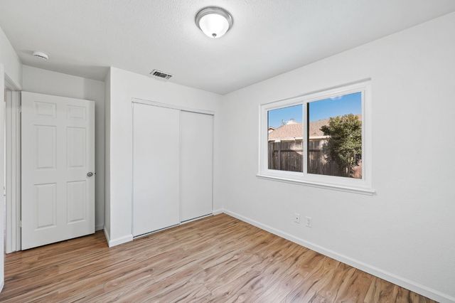 5060 Summerbrook Way, Sacramento, CA 95823