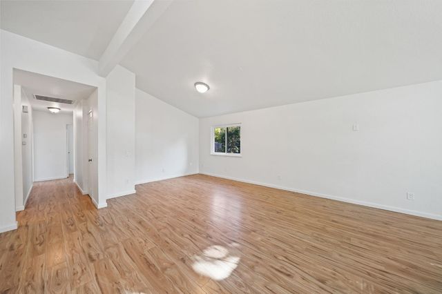 5060 Summerbrook Way, Sacramento, CA 95823