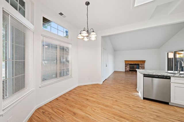 5060 Summerbrook Way, Sacramento, CA 95823