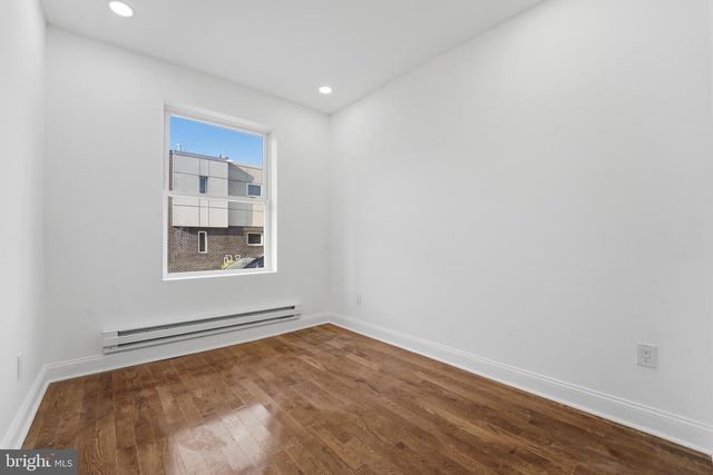 2851 W OAKDALE ST, Philadelphia, PA 19132