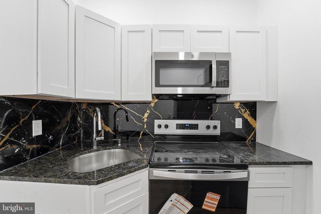 2851 W OAKDALE ST, Philadelphia, PA 19132