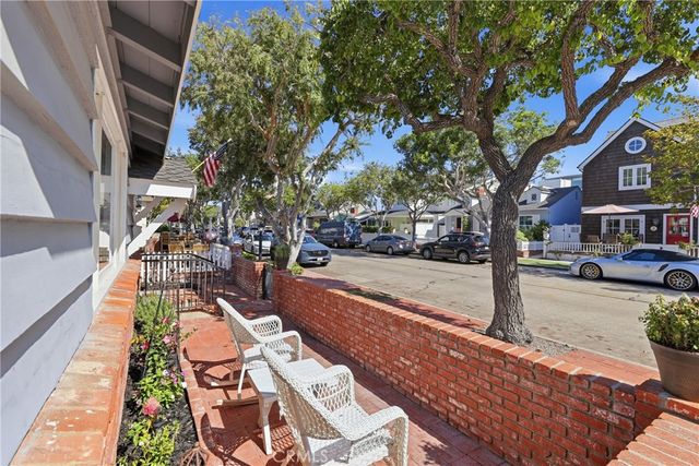 2104 E Ocean, Newport Beach, CA 92661