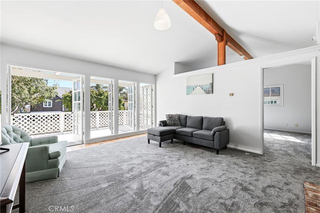2104 E Ocean, Newport Beach, CA 92661