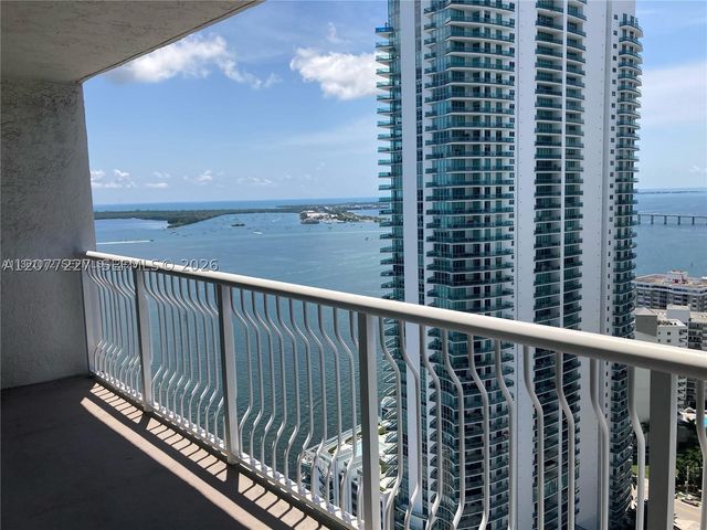 1200 Brickell Bay Dr 3705, Miami, FL 33131