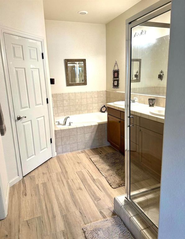 Image 12 of property listing at 2445 Como Corte, Chowchilla, CA 93610