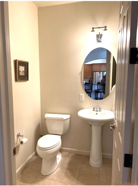 Image 16 of property listing at 2445 Como Corte, Chowchilla, CA 93610