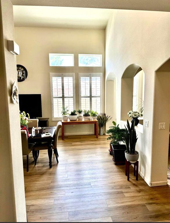 Image 3 of property listing at 2445 Como Corte, Chowchilla, CA 93610