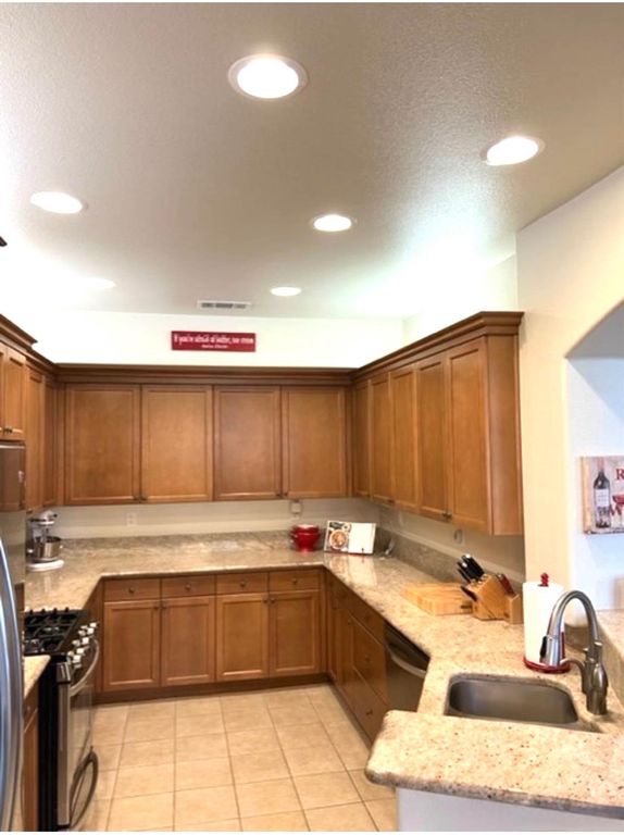 Image 5 of property listing at 2445 Como Corte, Chowchilla, CA 93610