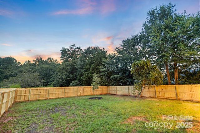 9431 Weston Woods Lane, Charlotte, NC 28216