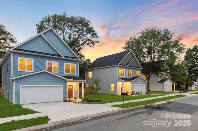 9431 Weston Woods Lane, Charlotte, NC 28216