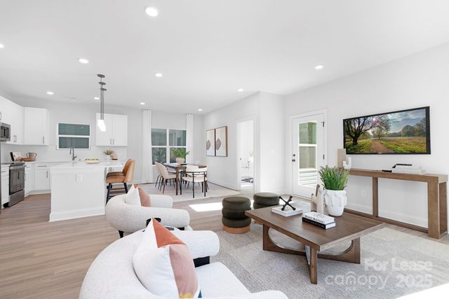 9431 Weston Woods Lane, Charlotte, NC 28216