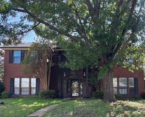 1717 Creek Valley Road, Mesquite, TX 75181