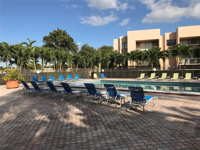 10625 SW 112th Avenue 106, Miami, FL 33176