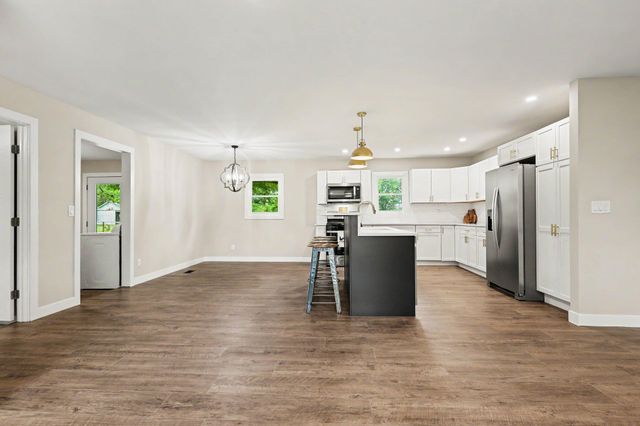 838 N 450 W, Valparaiso, IN 46385