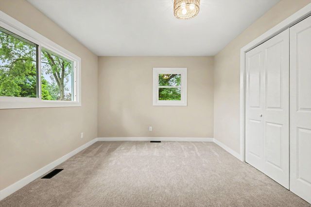 838 N 450 W, Valparaiso, IN 46385