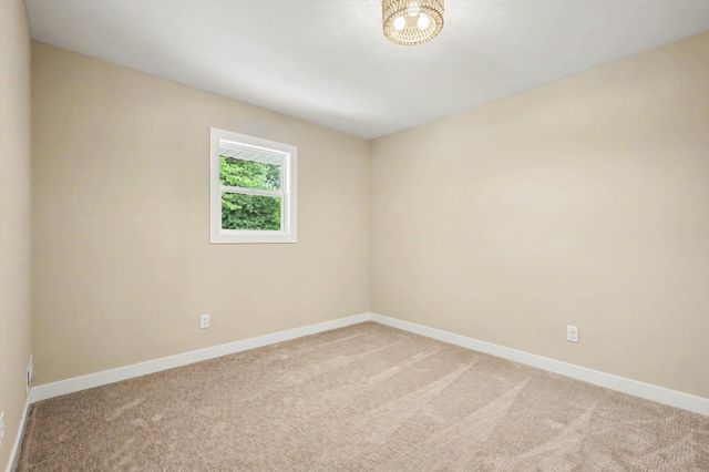 838 N 450 W, Valparaiso, IN 46385