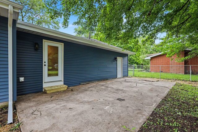 838 N 450 W, Valparaiso, IN 46385