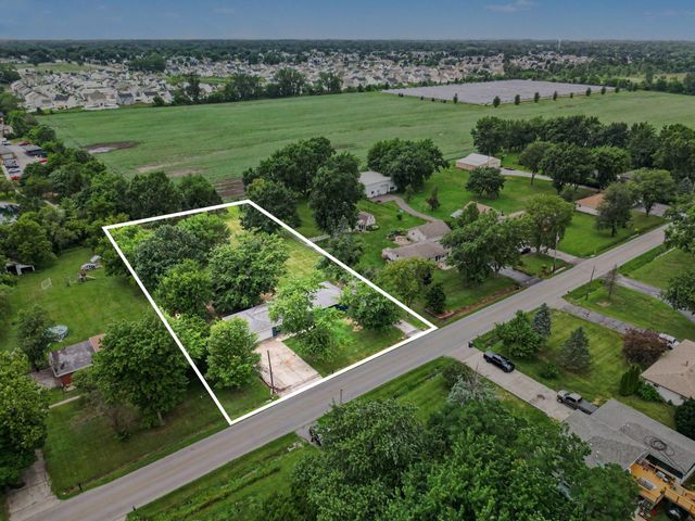 838 N 450 W, Valparaiso, IN 46385