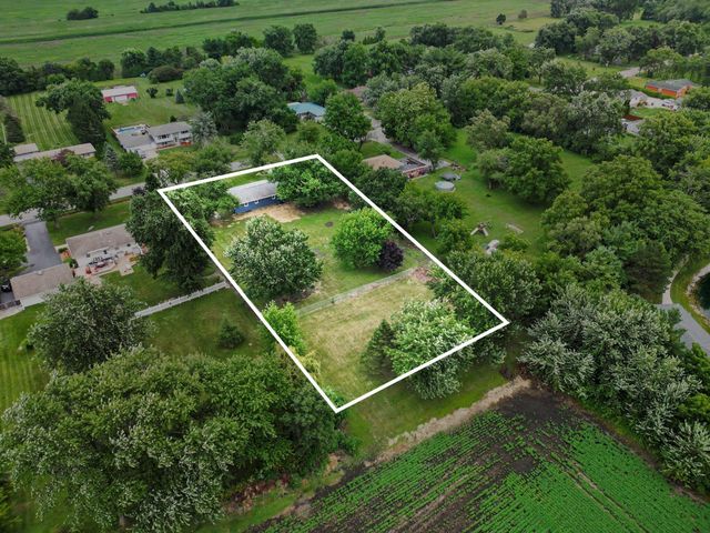 838 N 450 W, Valparaiso, IN 46385