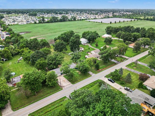 838 N 450 W, Valparaiso, IN 46385