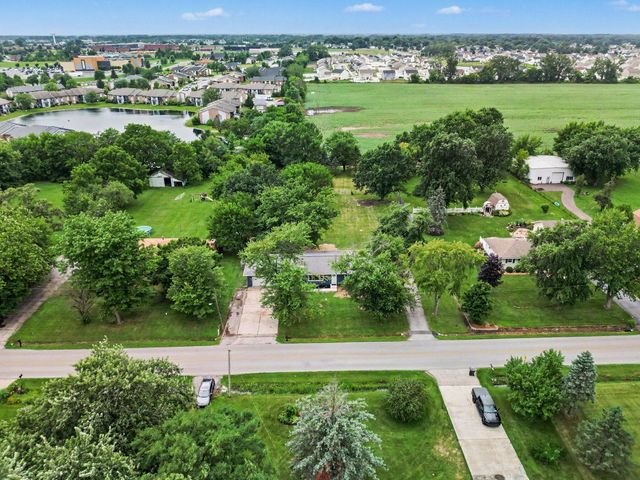 838 N 450 W, Valparaiso, IN 46385