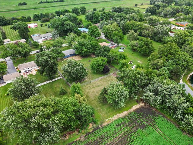 838 N 450 W, Valparaiso, IN 46385