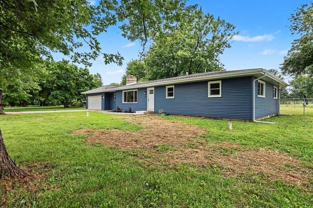 838 N 450 W, Valparaiso, IN 46385