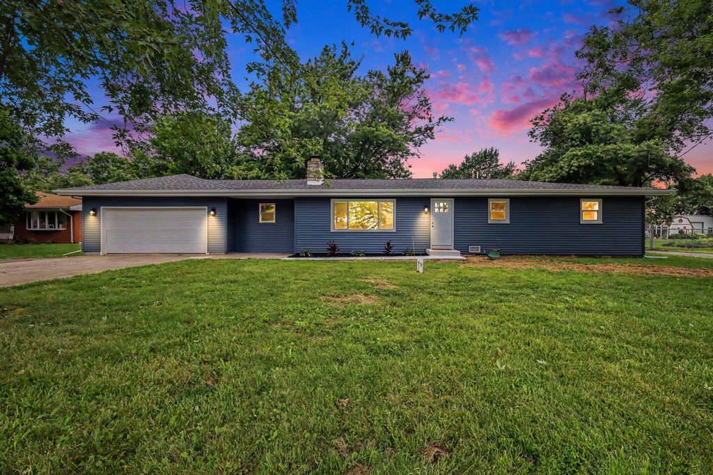 838 N 450 W, Valparaiso, IN 46385