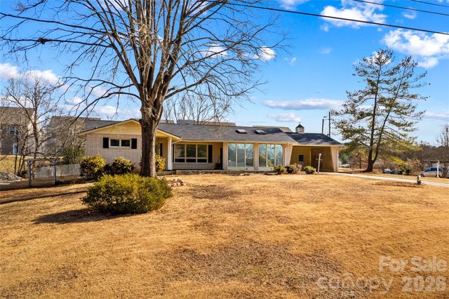 305 Sills Drive, Salisbury, NC 28146