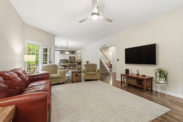 81 Sheffield Dr, Belchertown, MA 01007