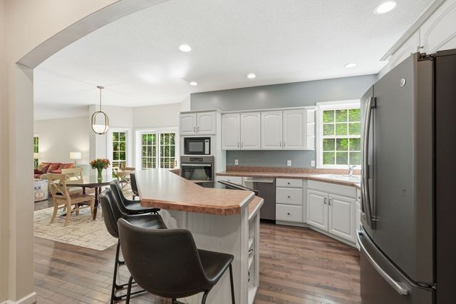 81 Sheffield Dr, Belchertown, MA 01007